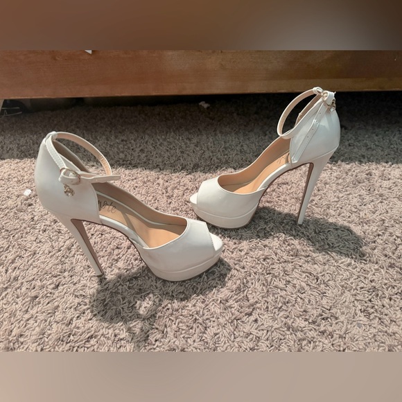 Heels - Picture 2 of 3